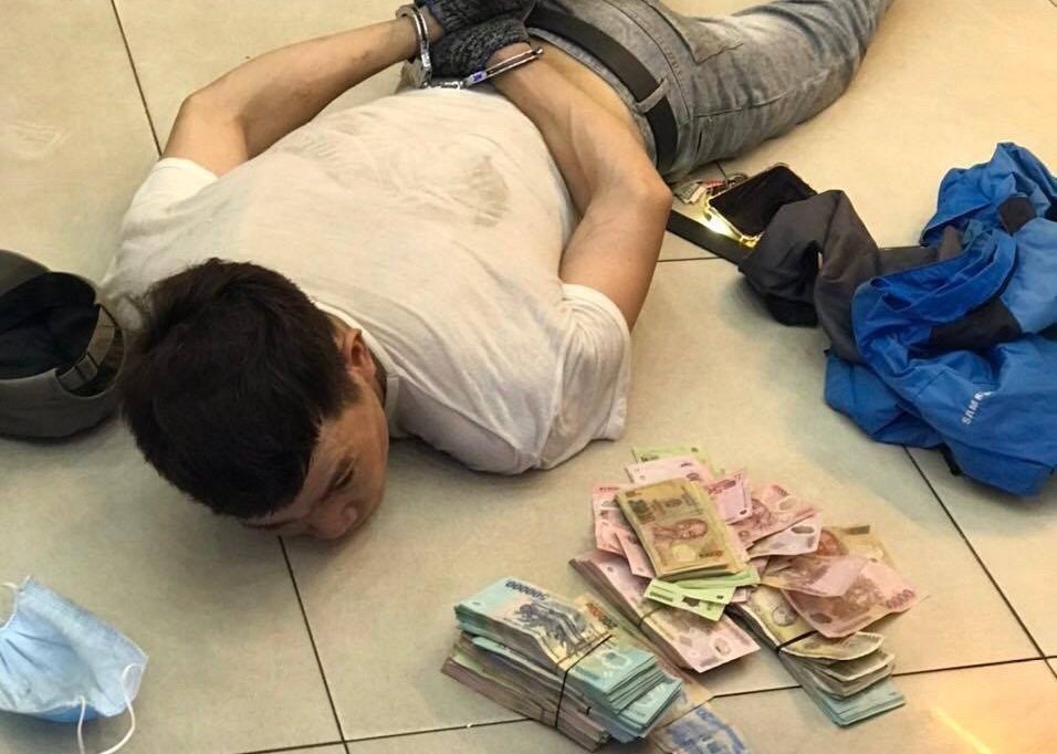 Trom du day, pha ket sat cua hang FPT Shop hinh anh