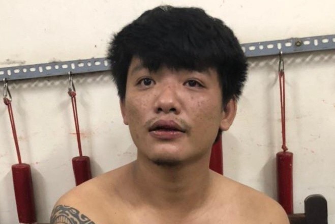 Canh sat gay tay khi khong che ke ngao da o TP.HCM hinh anh