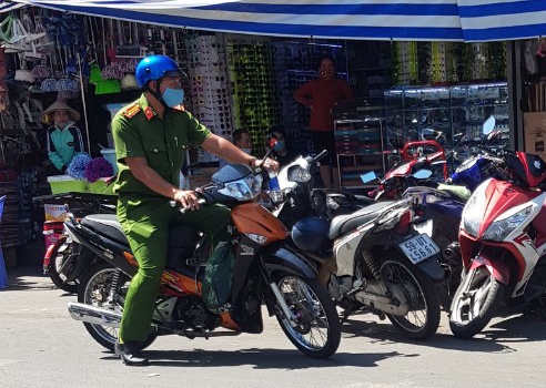 Truong ban quan ly cho Kim Bien bi dam chet hinh anh