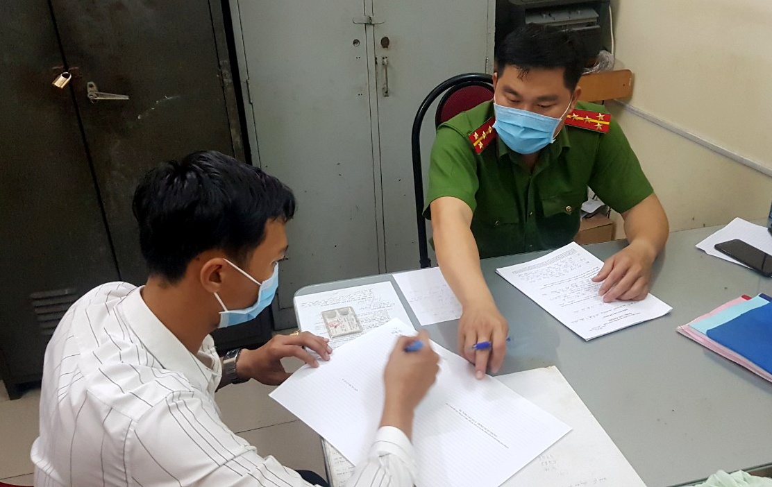 thac loan dong tinh nam anh 2