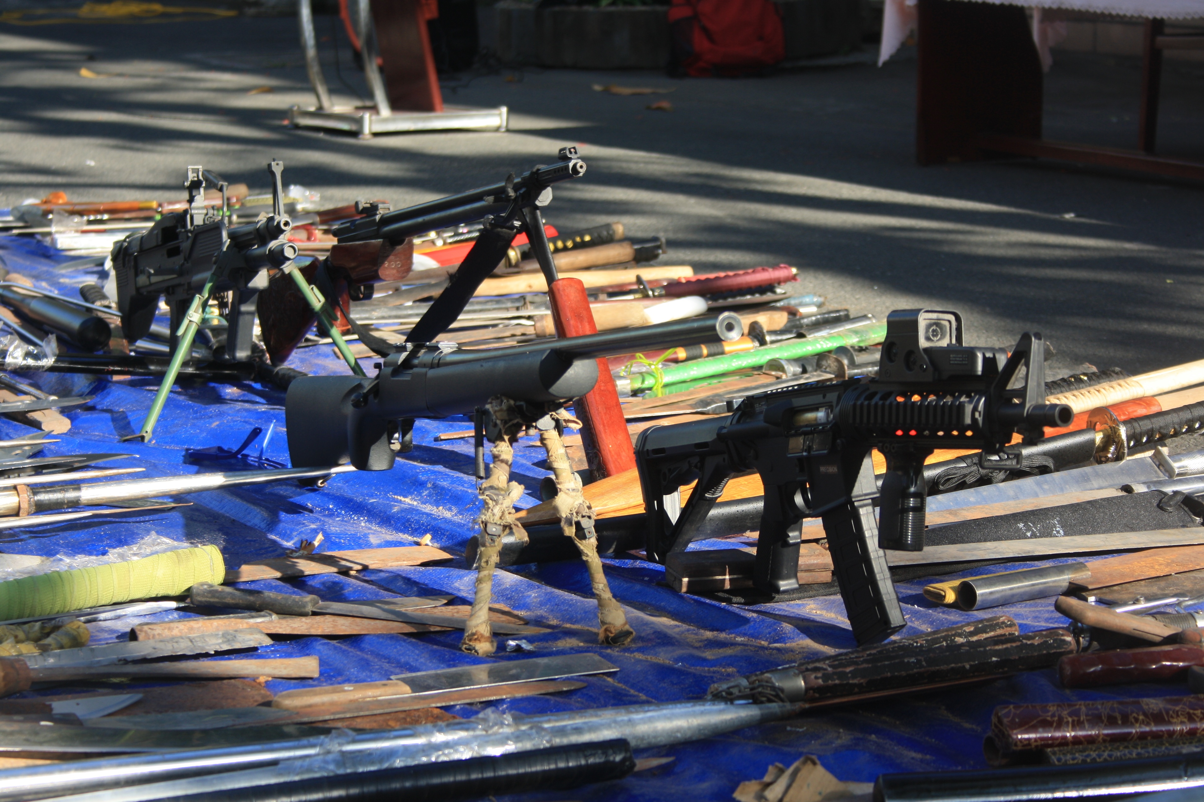 Tieu huy hang tram vu khi tho so o TP.HCM hinh anh