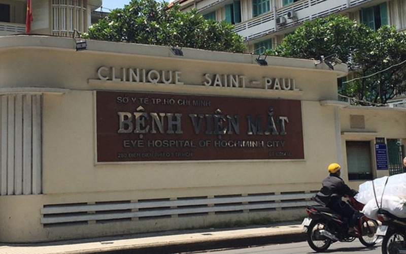 Bat Giam doc Benh vien Mat TP.HCM hinh anh