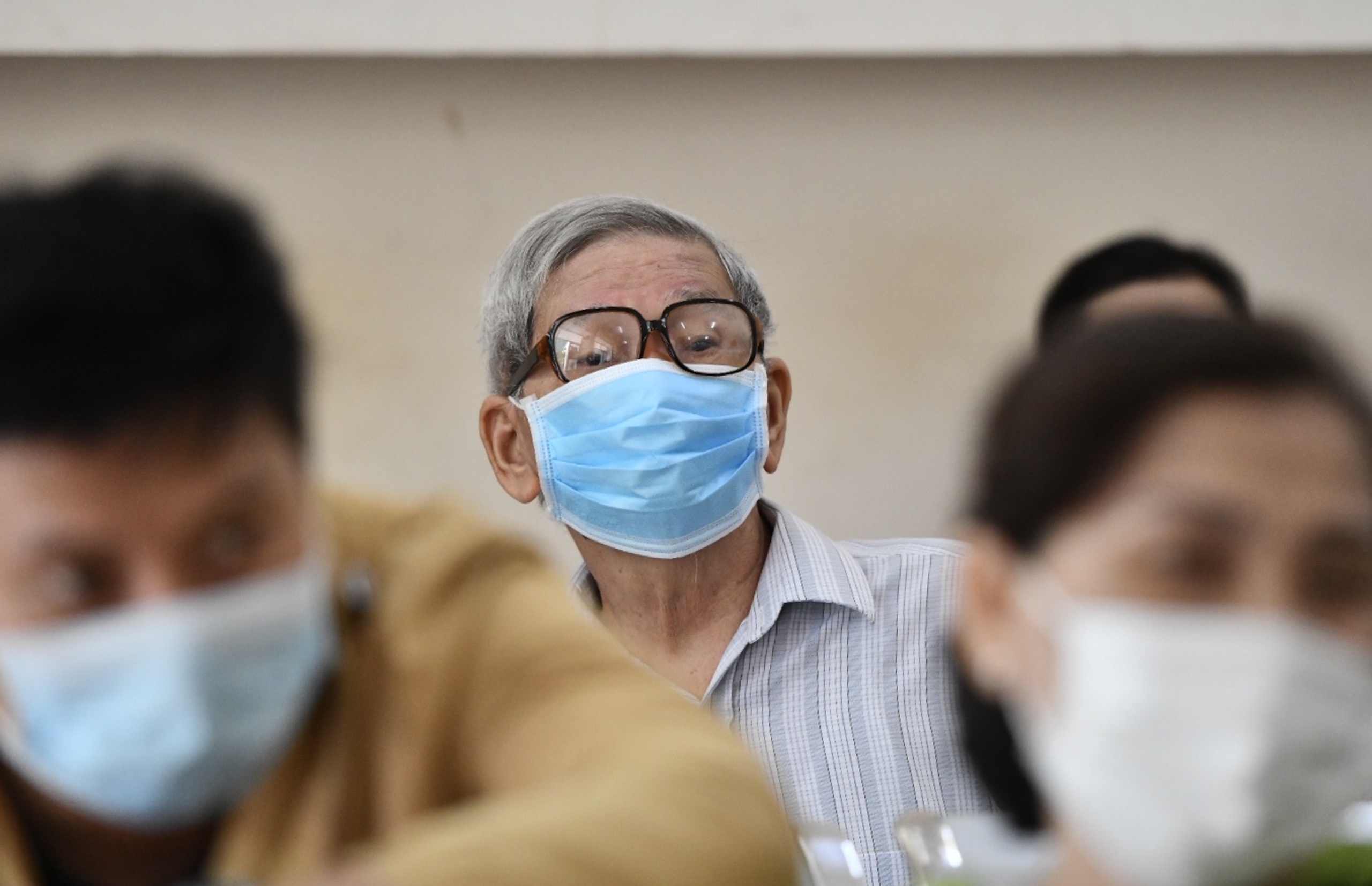 nguoi dan do xo di lam cccd anh 5