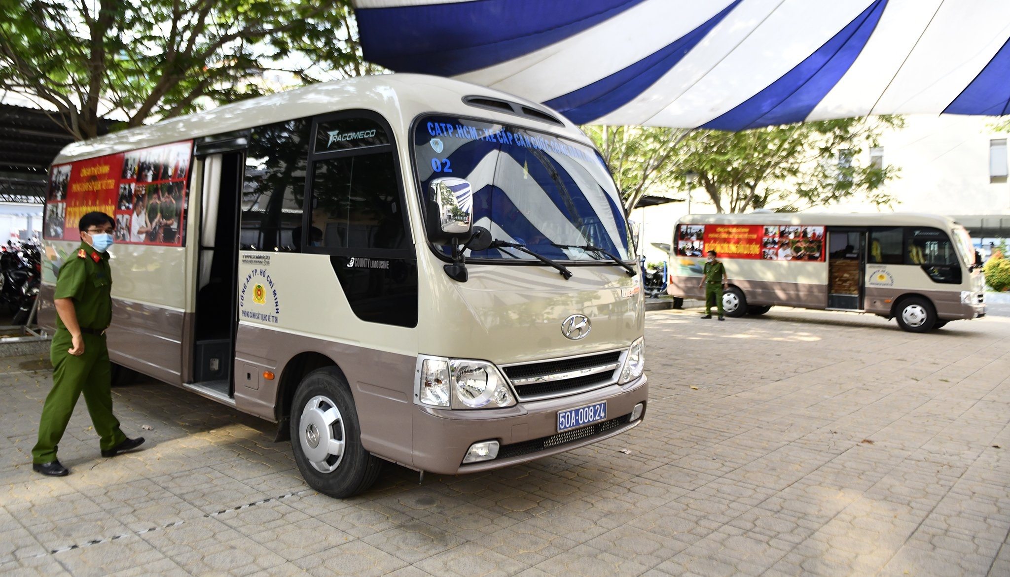 cong an TP.HCM lam cccd anh 2