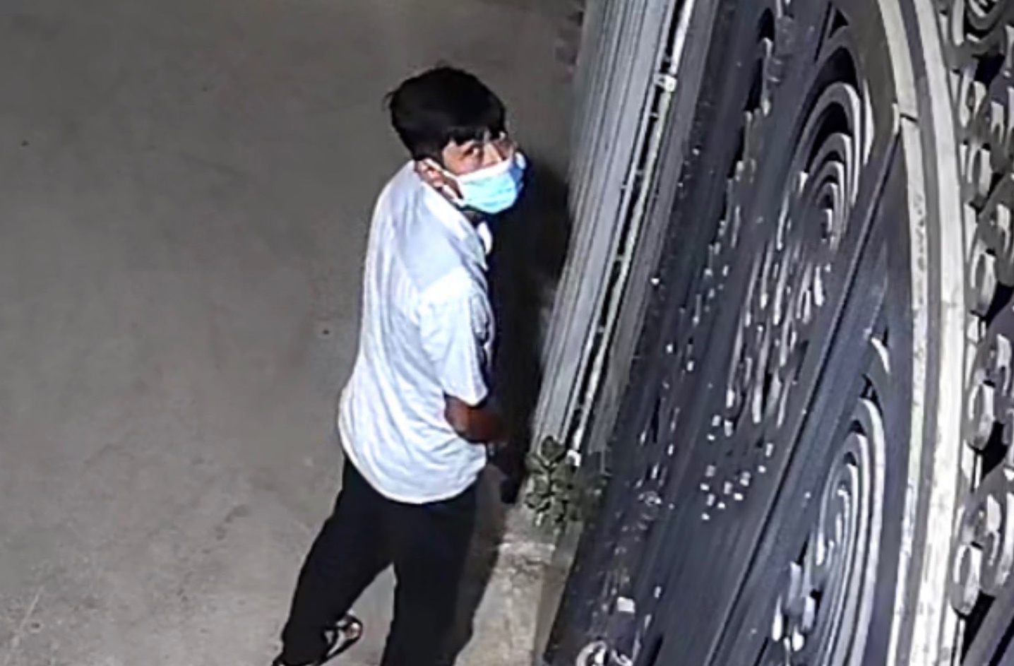 Giam doc chi nhanh ngan hang o TP.HCM bi trom gan 1 ty hinh anh