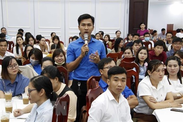 lanh dao Ca Mau gap can bo tre anh 2