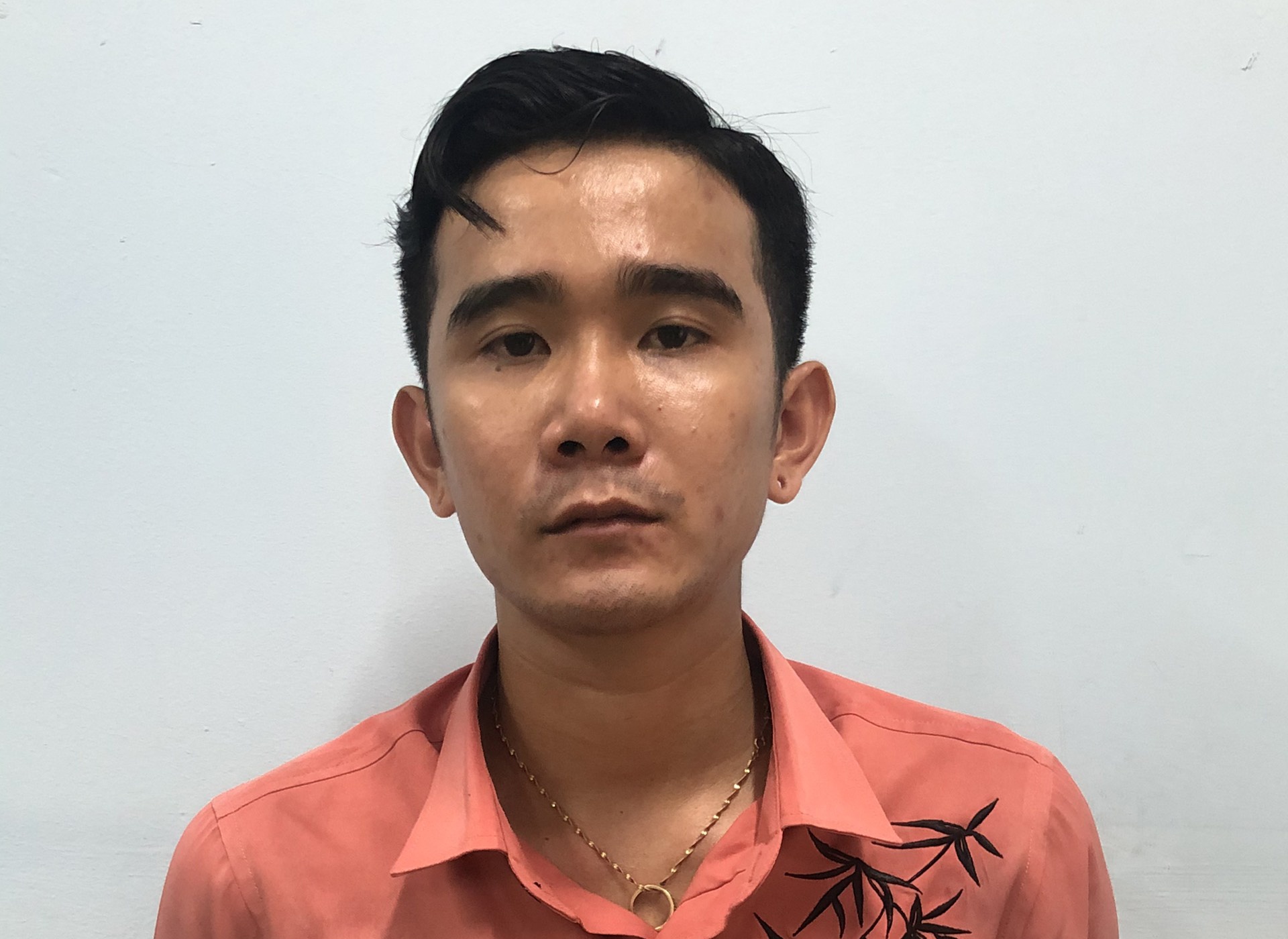 Dung moc khoa dam nguoi khac trong thuong hinh anh