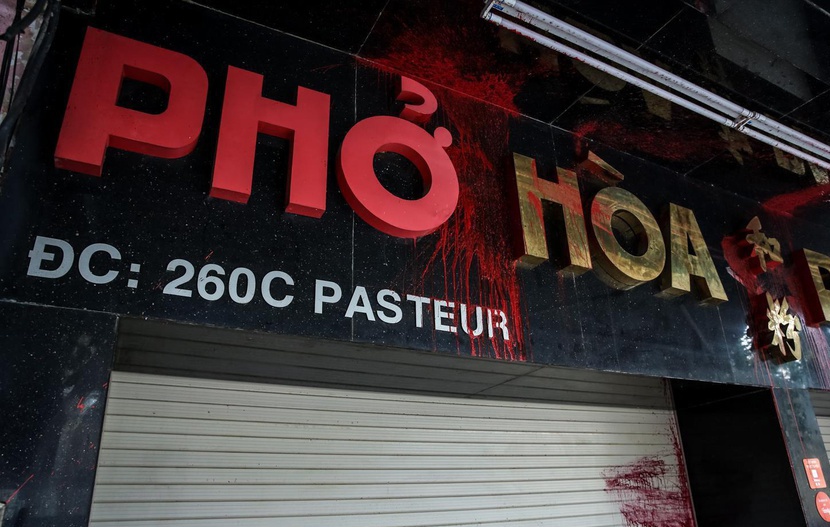 Truy to nhom tat chat ban vao quan pho Hoa hinh anh