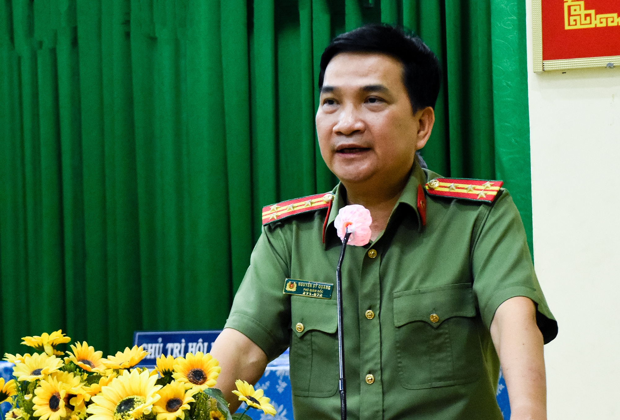 dai ta Nguyen Sy Quang tiep xuc cu tri anh 1