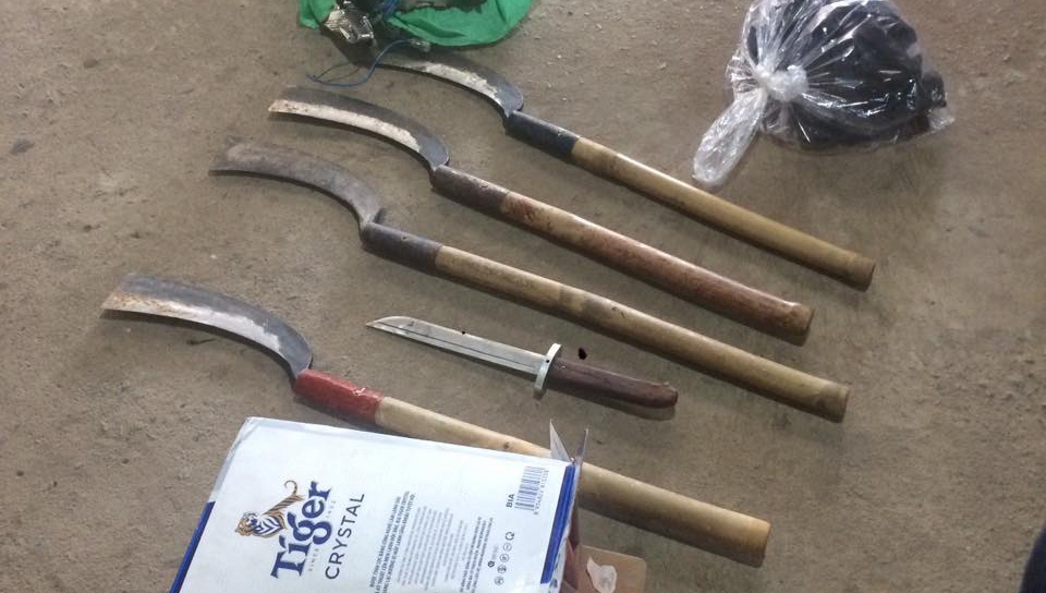 Tam giu 10 nguoi lien quan vu hon chien o nghia trang hinh anh