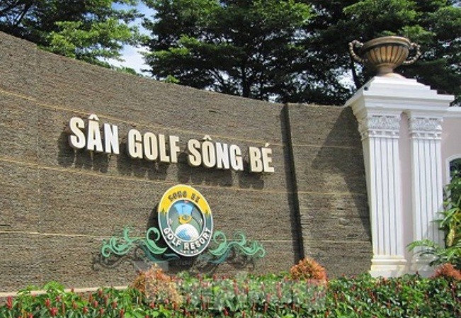 Nguoi tung den san golf Song Be phai khai bao y te gap hinh anh