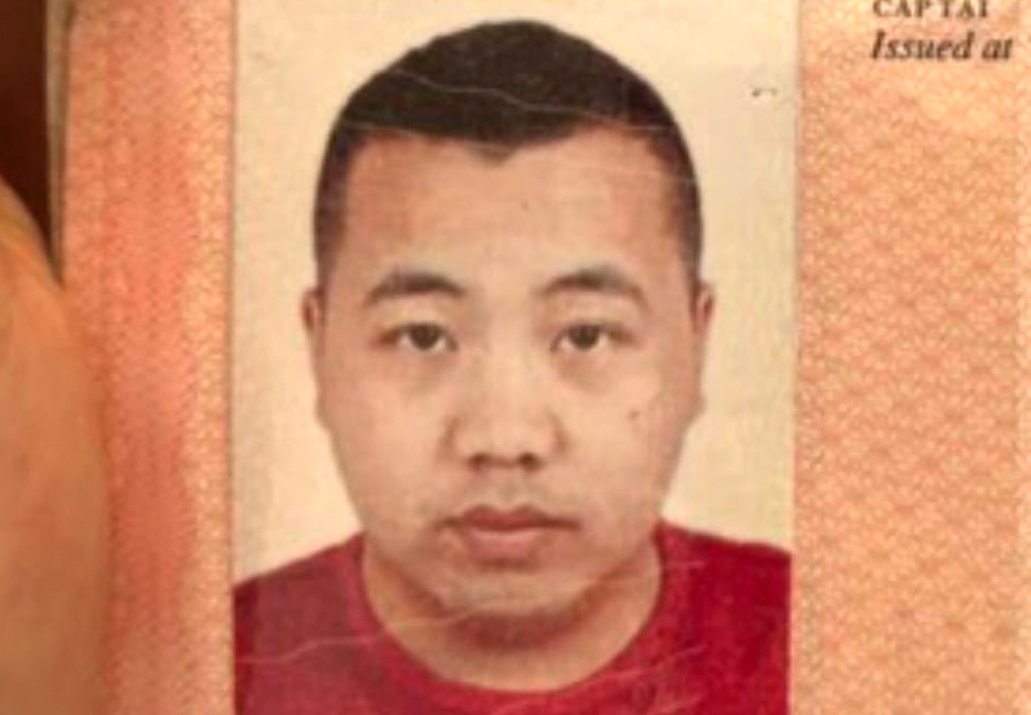 Mot nguoi Trung Quoc bi truy na vi lien quan vu an mang hinh anh