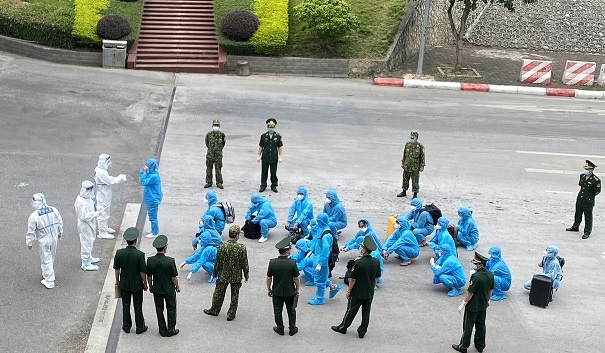 TP.HCM truc xuat nguoi nhap canh trai phep anh 1