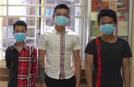 Bang cuop o TP.HCM chuyen dung ma tau chem nguoi di duong hinh anh