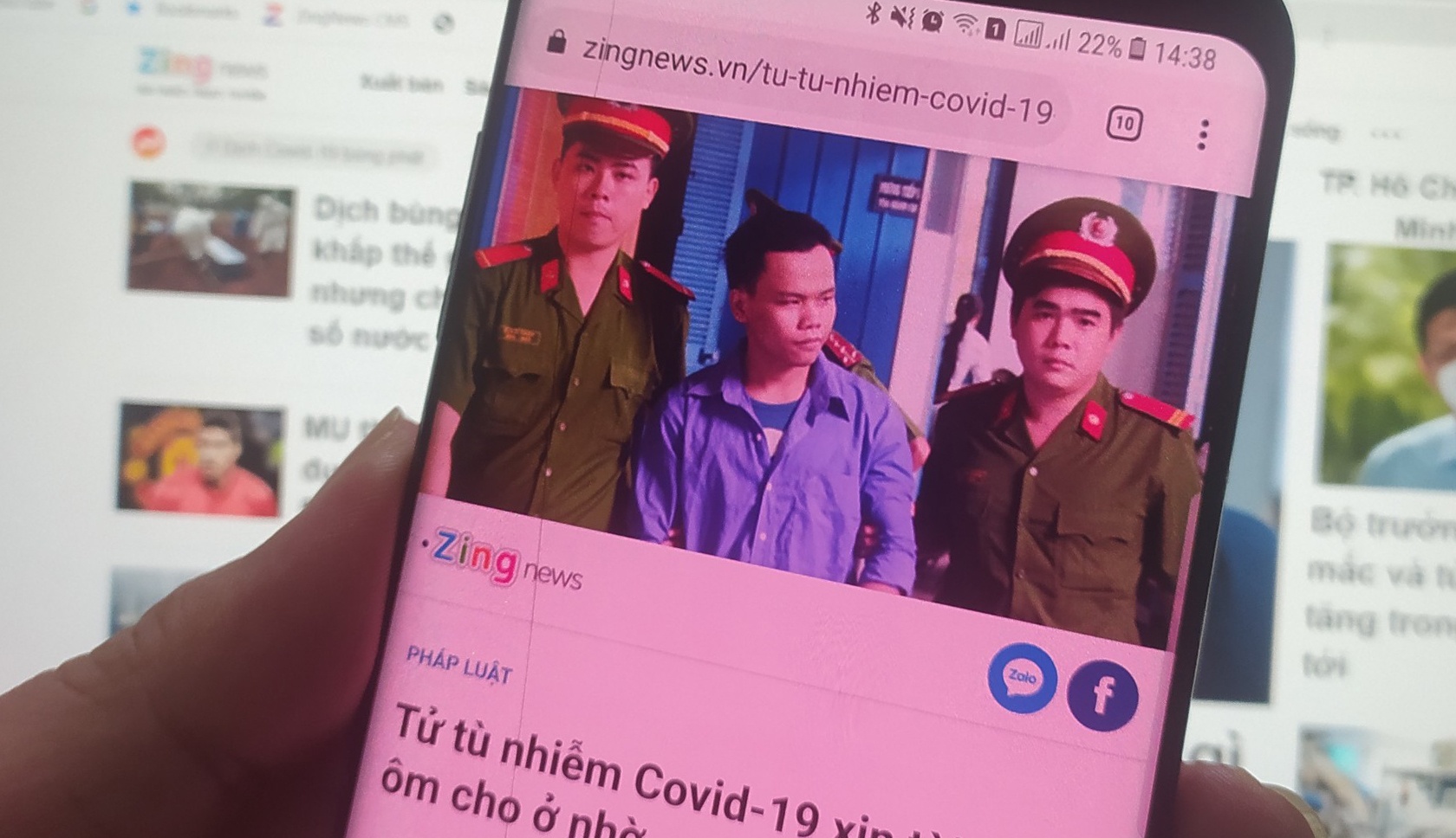 Tu tu nhiem Covid-19 xin di ngay khi thay minh tren tivi hinh anh