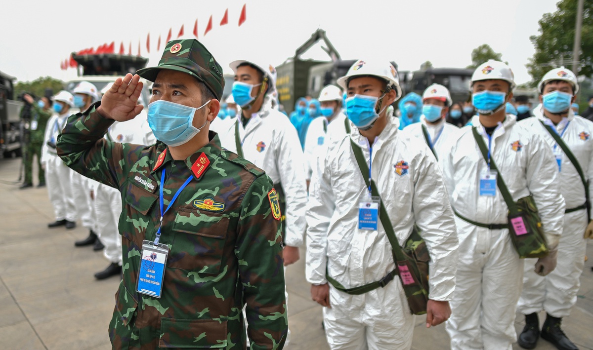 De nghi Bo Quoc phong tang cuong luc luong quan y cho Binh Duong hinh anh