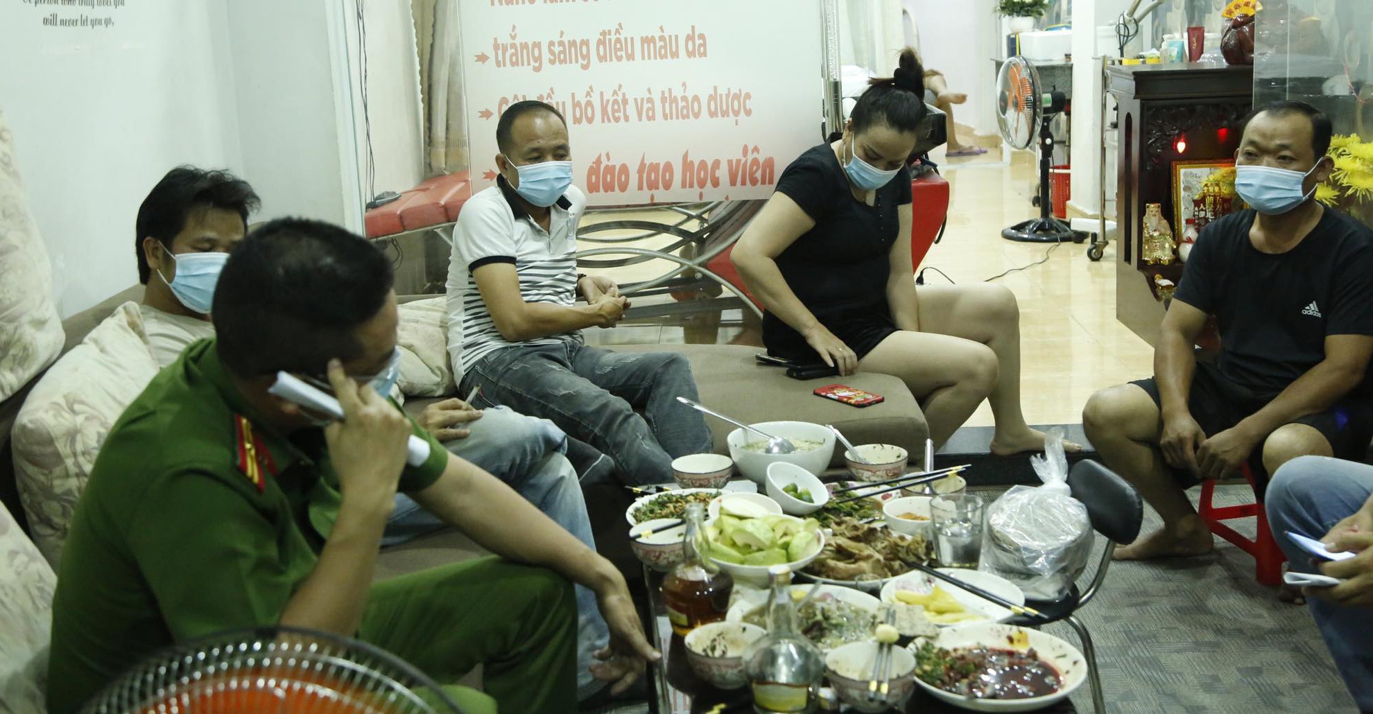 giả cảnh sát để lừa đảo ảnh 1 gia canh sat de lua dao anh 1