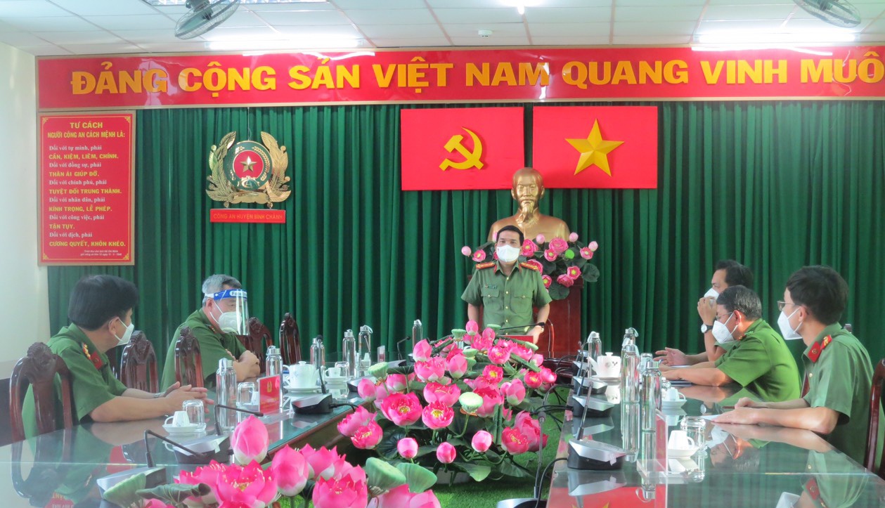 dai ta Nguyen Sy Quang kiem tra phong chong dich anh 1
