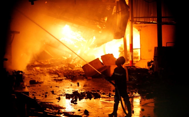 Chay cua hang tap hoa, 5 nguoi tu vong o Binh Duong hinh anh