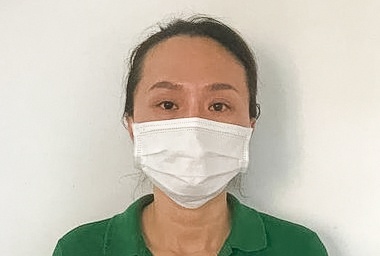 Nguoi phu nu o TP.HCM lam ‘dich vu’ tiem vaccine, thu loi 60 trieu hinh anh