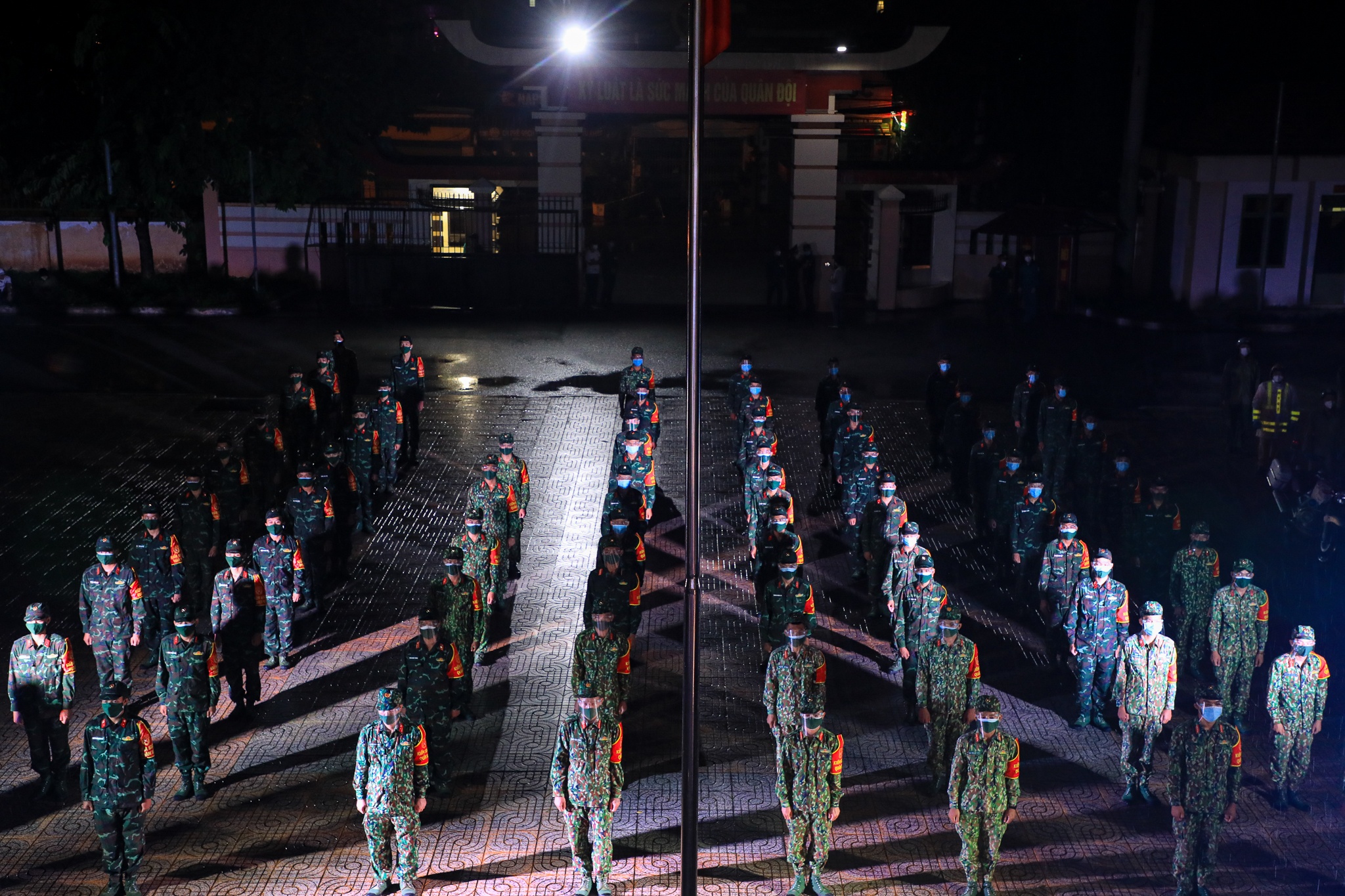 Bo doi ho tro TP.HCM phong chong dich Covid-19 anh 2