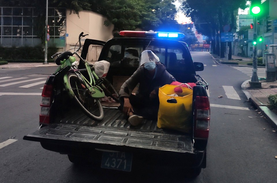 Mot so nguoi lang thang o TP.HCM duong tinh voi nCoV hinh anh