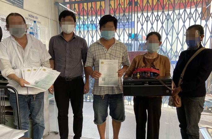 lam gia giay thong hanh o TP.HCM anh 1