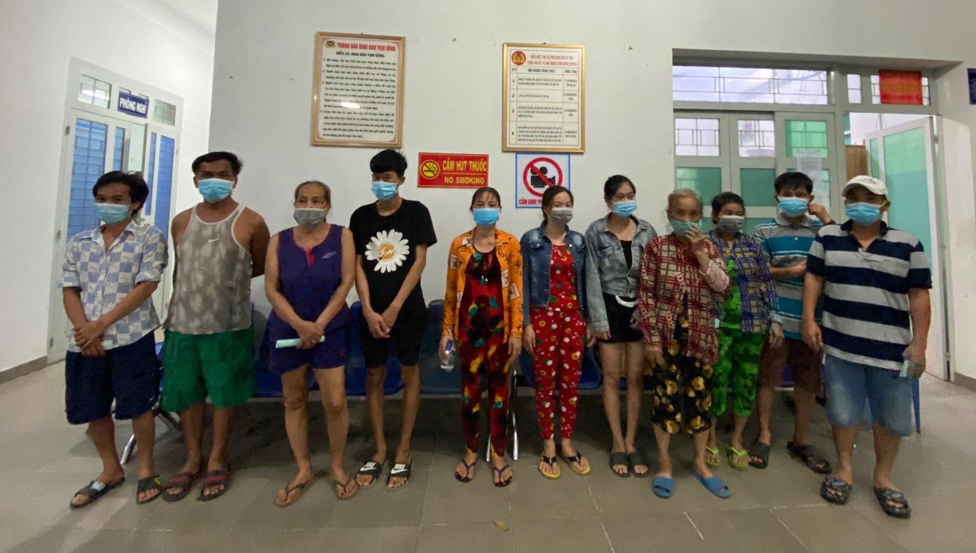 13 nguoi danh bac trong mua dich anh 1