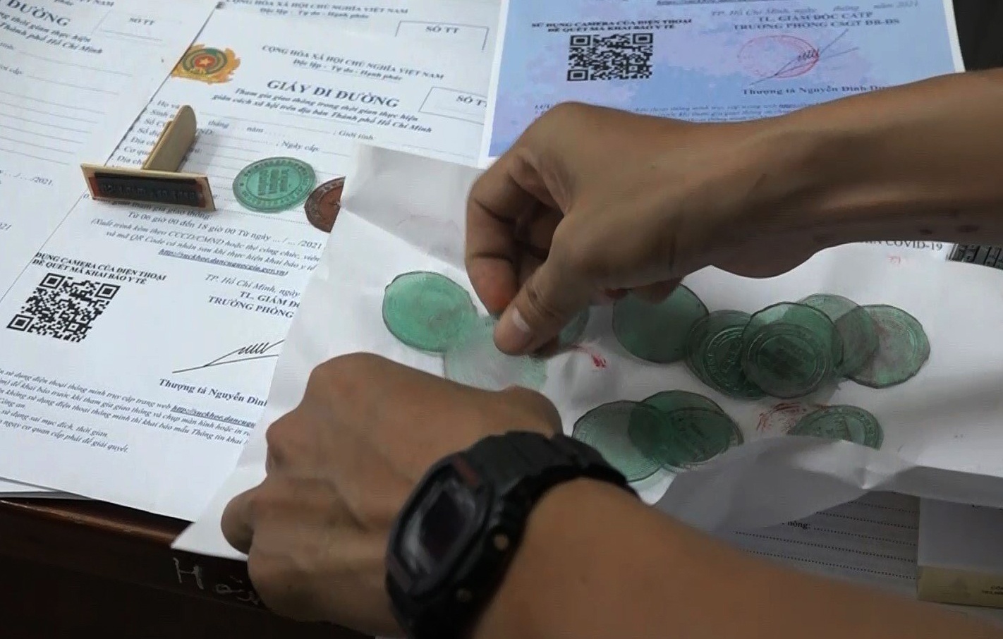 Pha duong day ban giay di duong o TP.HCM gia 1-2 trieu hinh anh