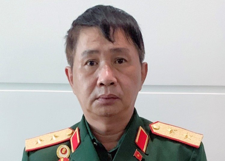 Gia mao trung tuong quan doi, vi giam doc doi mat hinh phat nao? hinh anh