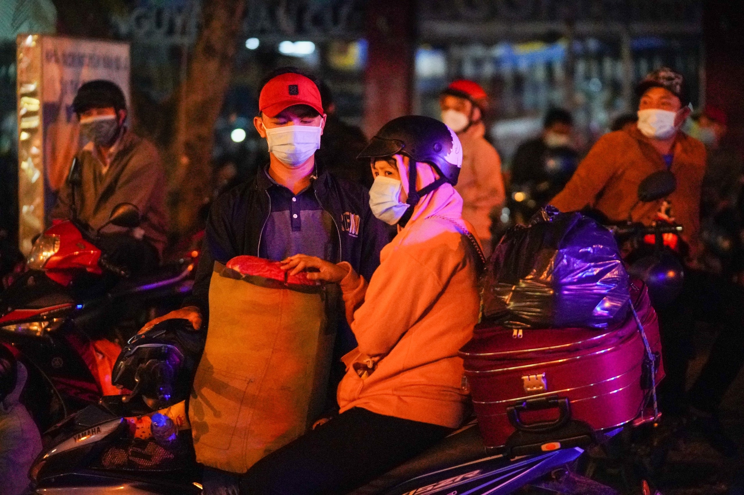 Nguoi dan keo nhau roi TP.HCM anh 5