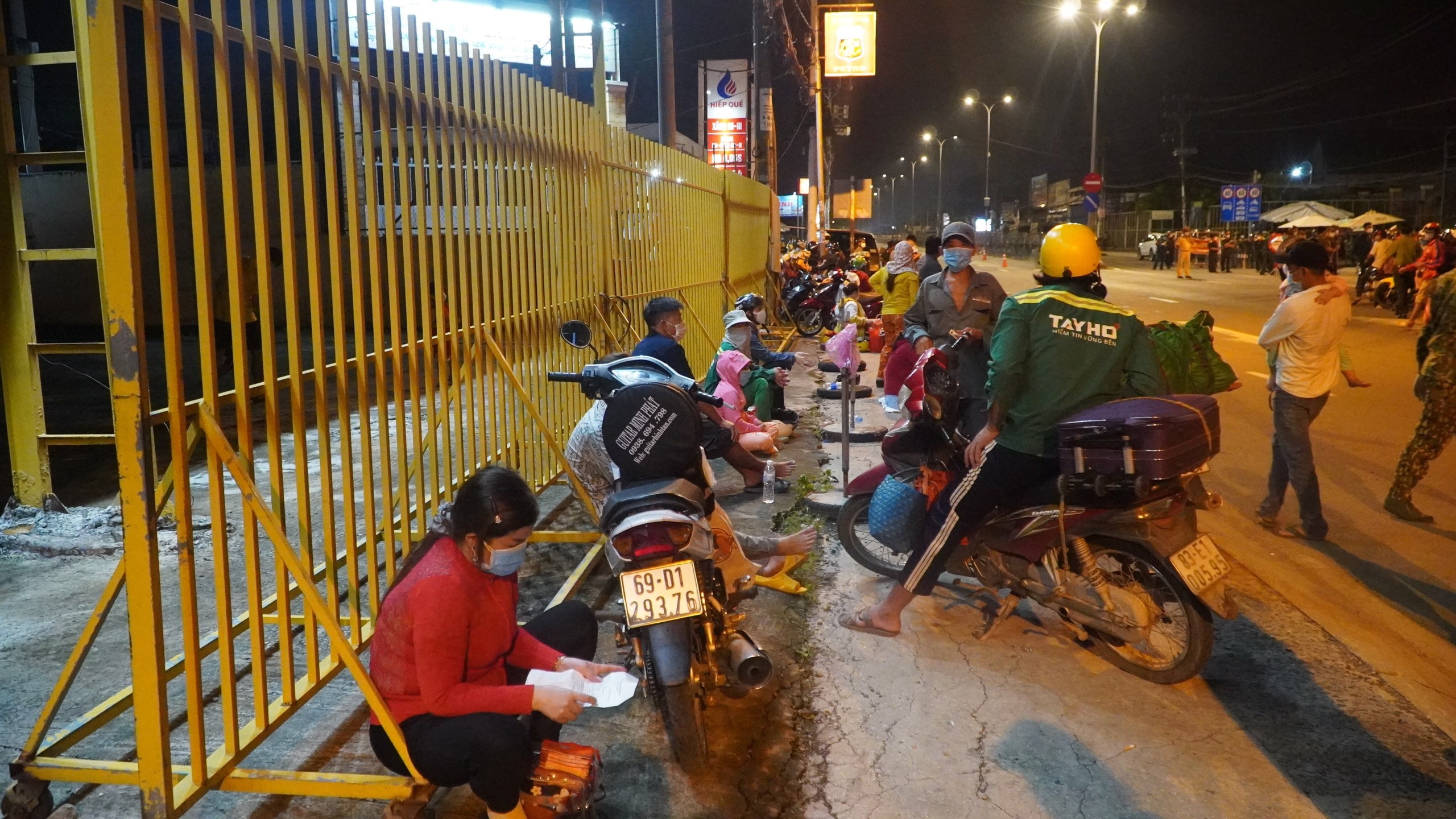 Nguoi dan keo nhau roi TP.HCM anh 6