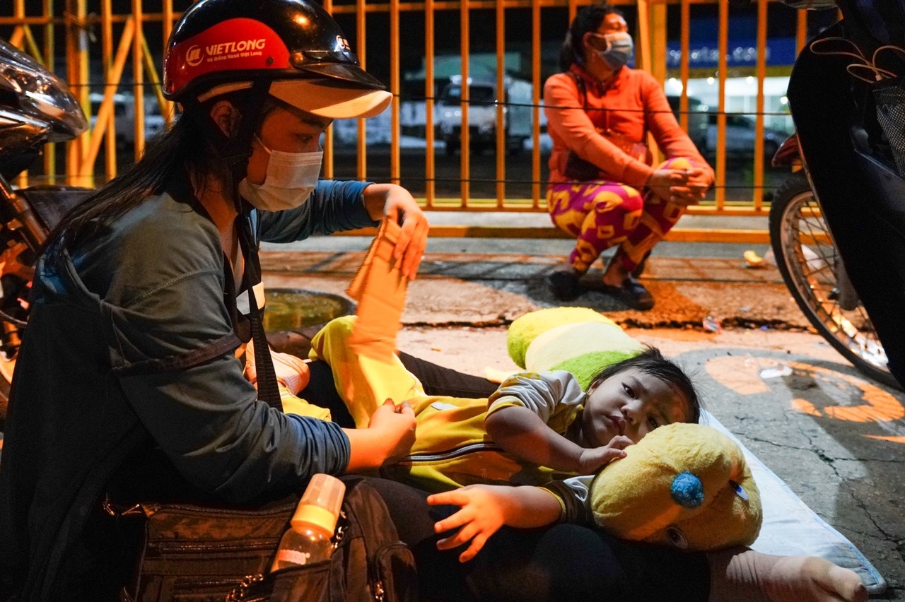 Nguoi dan keo nhau roi TP.HCM anh 4