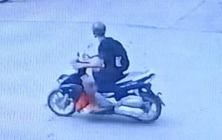 Truy tim ten cuop tan cong tai xe GrabBike hinh anh