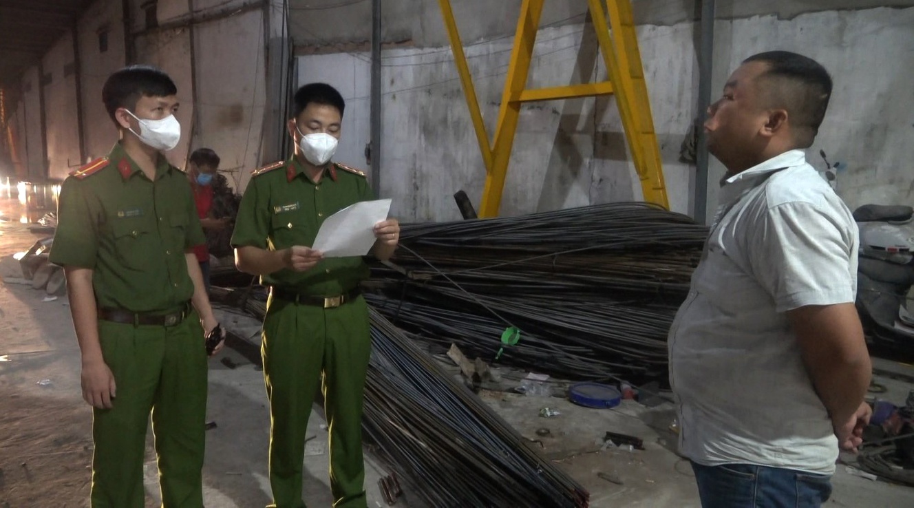 Dat mua 44 tan sat, ve can chi duoc 22 tan hinh anh