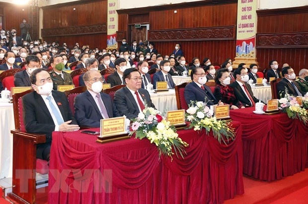 Thanh lap thanh pho Tu Son anh 2