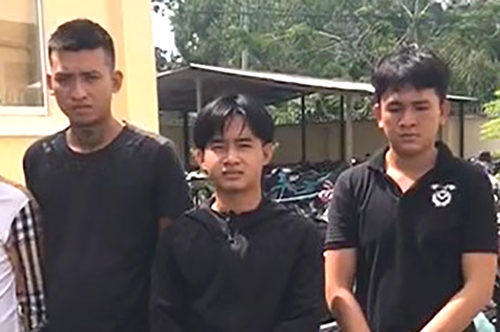 bắt nhóm xin đểu ở TP.HCM ảnh 1 bat nhom xin deu o TP.HCM anh 1