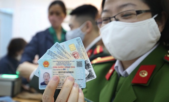 Thong tin tiem chung se duoc tich hop tren can cuoc gan chip hinh anh