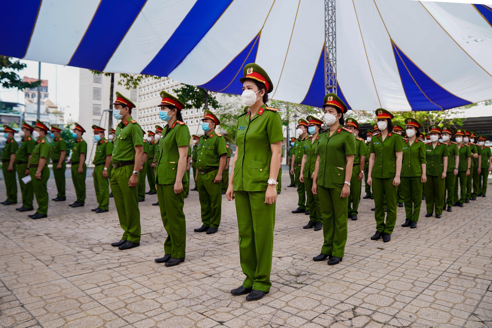 Cong an TP.HCM day manh lam CCCD anh 6