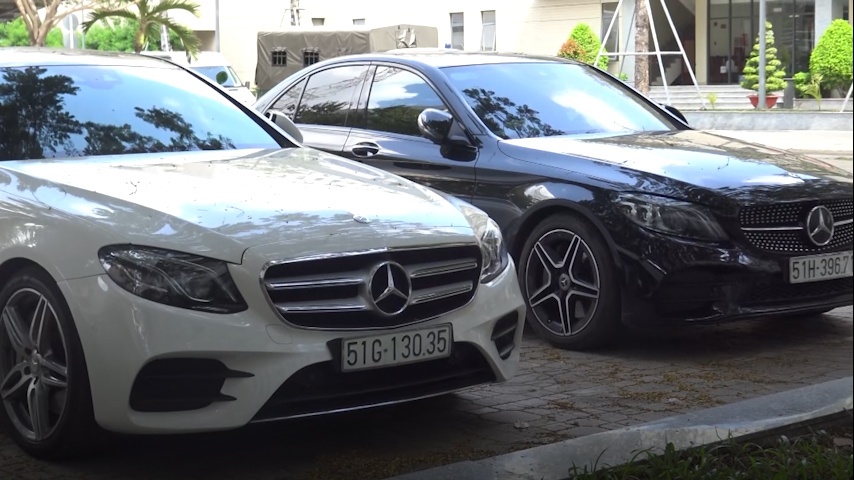 Dan oto Mercedes bi tam giu lien qua duong day danh bac 87.000 ty dong hinh anh