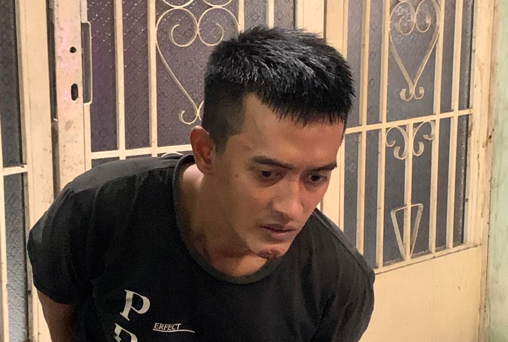 Thanh nien giao ga sat hai nguoi phu nu lon tuoi hinh anh