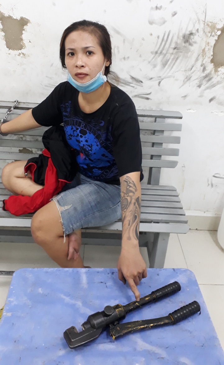 co gai di trom xe o TP.HCM anh 1