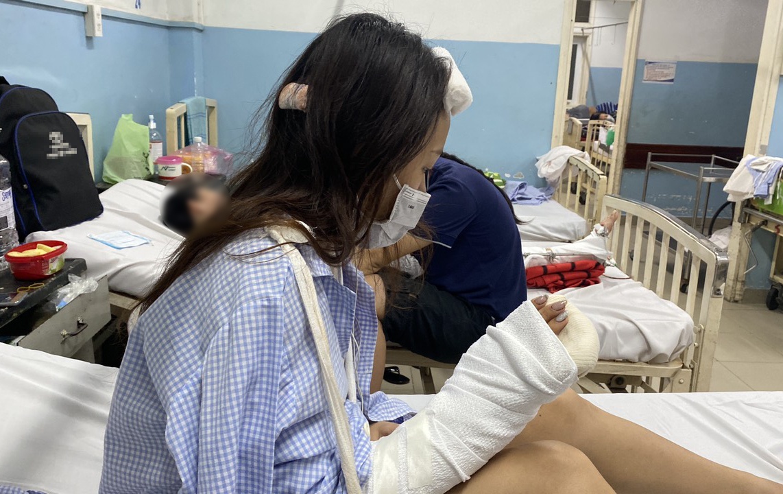 4 cô gái bị đánh trong quán nhậu ở TP Thủ Đức ảnh 1 4 co gai bi danh trong quan nhau o TP Thu Duc anh 1