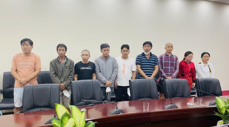 Bo cong an bat lo de anh 1