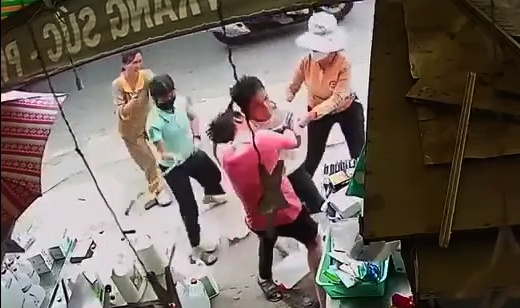 chem nguoi o quan Tan Phu anh 1