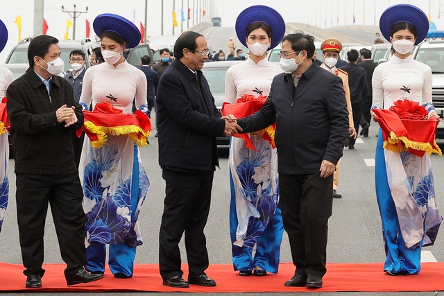 Khanh thanh tuyen cao toc Cao Bo - Mai Son sau 24 thang thi cong hinh anh