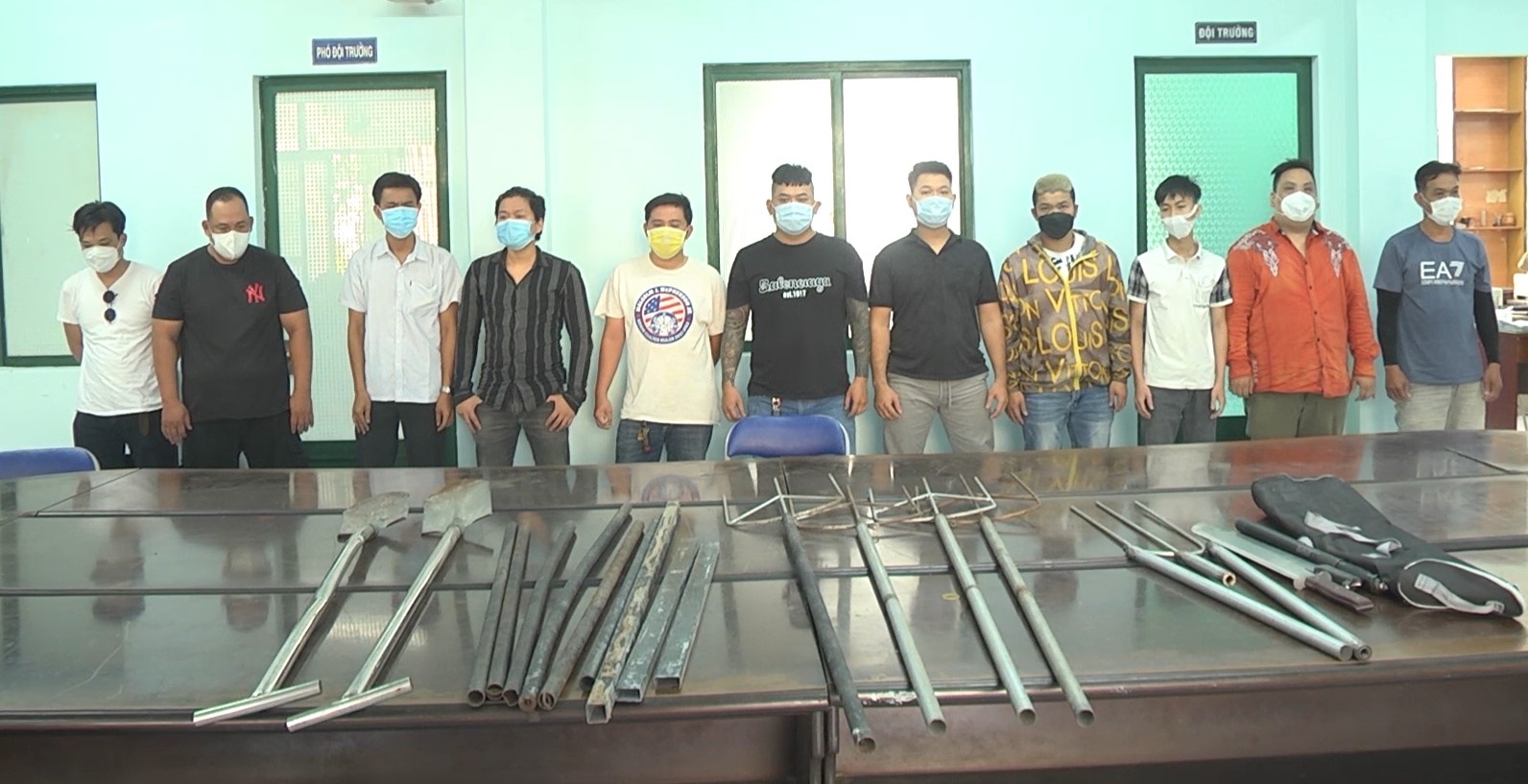 khoi to 11 nguoi hon chien anh 1