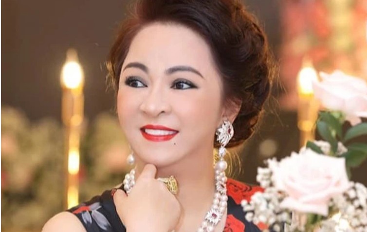 Tam hoan xuat canh voi ba Nguyen Phuong Hang hinh anh