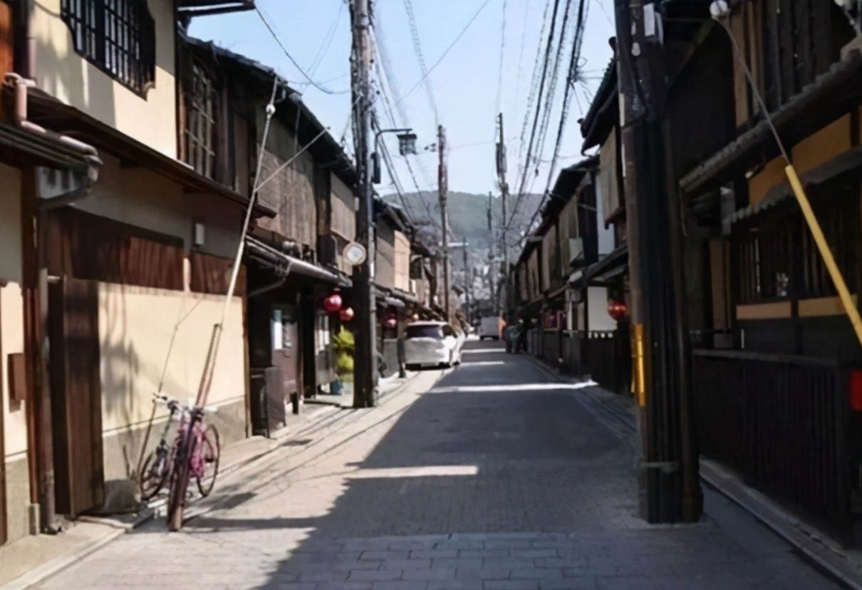 Be gai bi hang xom bat coc anh 4