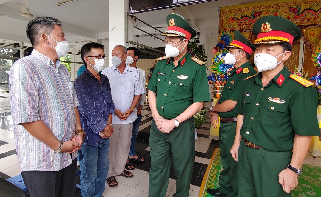 Dan quan tu ve o TP.HCM bi dam chet anh 2